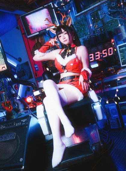 美女用手扒开自己下面_BD英语免费观看视频
