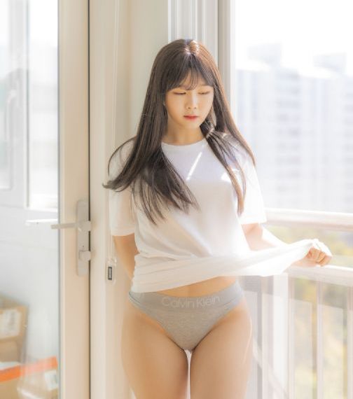 女搜查官紧身皮衣调教_720免费观看超清