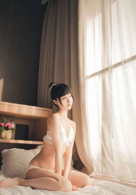 《偷偷》电影完整版免费观看_BD国语免费观看电视剧